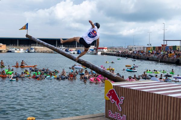 Cómo Red Bull puede sacar partido hasta de un palo engrasado: Red Bull Cucañas 2026