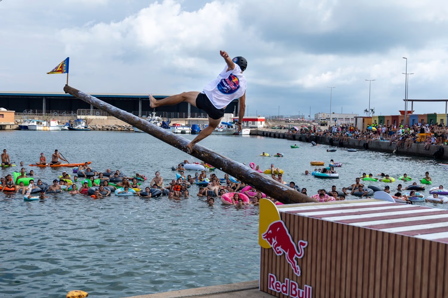 Cómo Red Bull puede sacar partido hasta de un palo engrasado: Red Bull Cucañas 2026