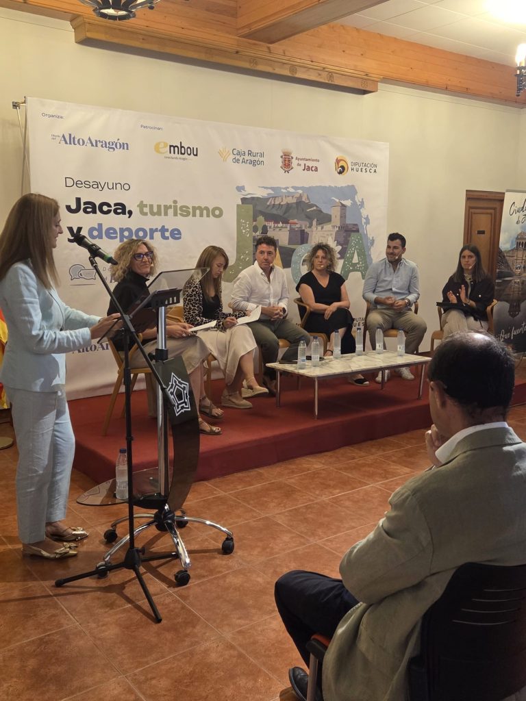 Jaca, Turismo y Deporte