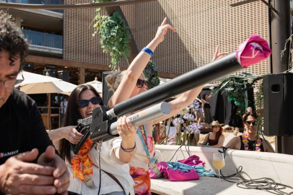 Un futbolín gigante, un dunk tank y más de 700 empleados: así fue la summer party de Scopely