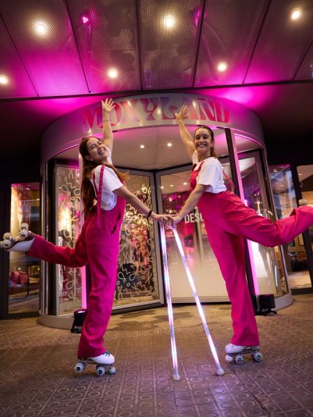 Moxyland vuelve a convertir Moxy Barcelona en un universo de experiencias