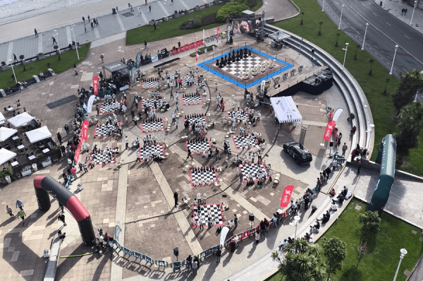 Pequeños Gigantes: un evento de ajedrez que da una segunda vida a los neumáticos 