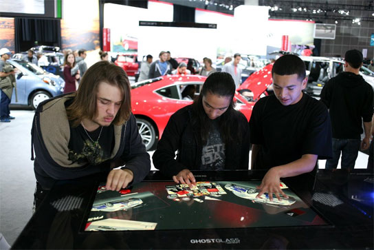 Los automóviles rugen en NYC