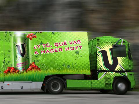 Un roadshow lleva la nueva Shweppes