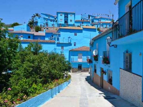 Del blanco andaluz al ´azul pitufo´