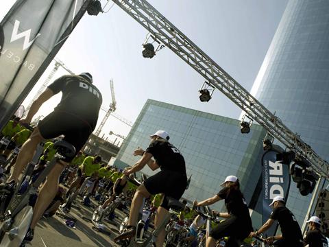 W Barcelona y Grupo DiR ponen a 1.200 personas a pedalear
