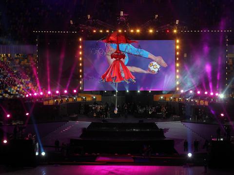 En víspera de los Europeos 2012: Sonics inaugura el Estadio Olímpico de Kiev