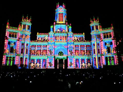 Madrid da la bienvenida a la Navidad con un mapping 4D