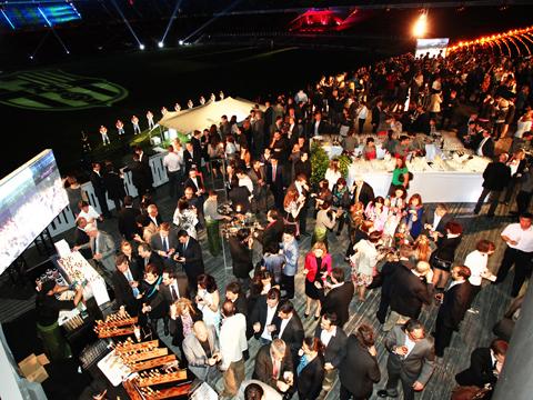 El Camp Nou se viste de gala