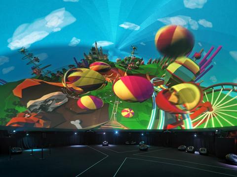 El primer cine fulldome llena de eventos la Plaza Colón