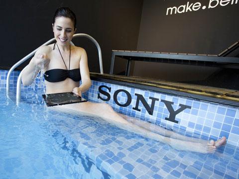 Del pop up al Pool up: Sony se promociona bajo el agua