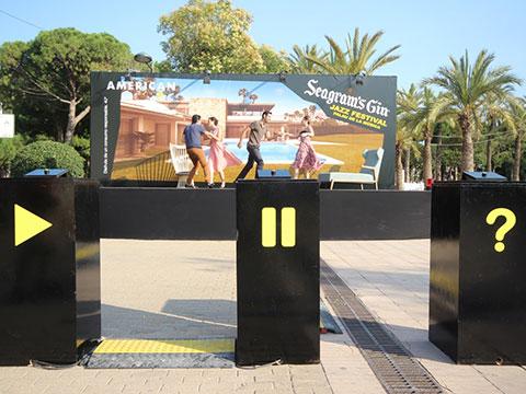 La valla humana de Seagram