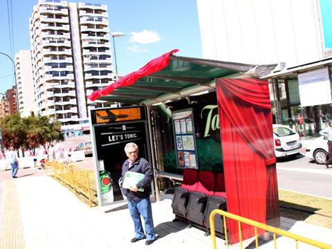 Tanqueray lleva el Festival de Cine de Málaga a las paradas de autobús