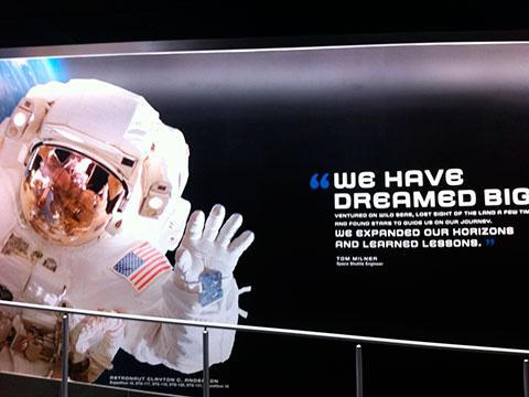 Revlon celebra su convención más estelar en la NASA