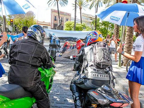 Calvo surprises with a grill out on the streets of Jerez