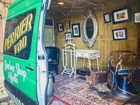 Perrier lleva a la calle las últimas tendencias en estilismo de barbas y uñas