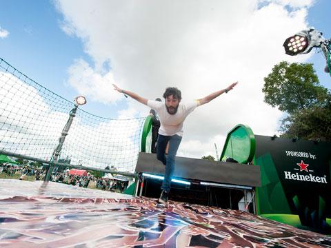 Heineken convierte a los asistentes del Bilbao BBK Live en leyendas del rock