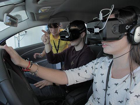 La realidad virtual mejora la experiencia del último roadshow de Renault