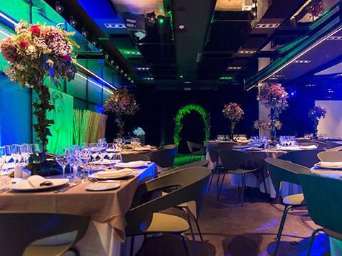 Un jardín secreto con joyas escondidas, escenario de la convención de Guess