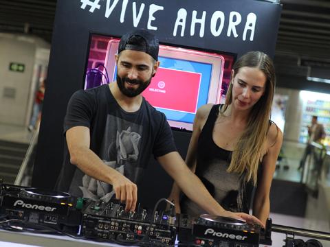 Masterclasses de dj en el metro de Barcelona, cortesía de Ron Barceló