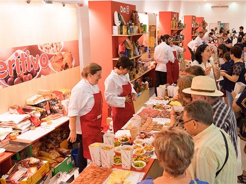 DIA de feria en el Palacio de Neptuno