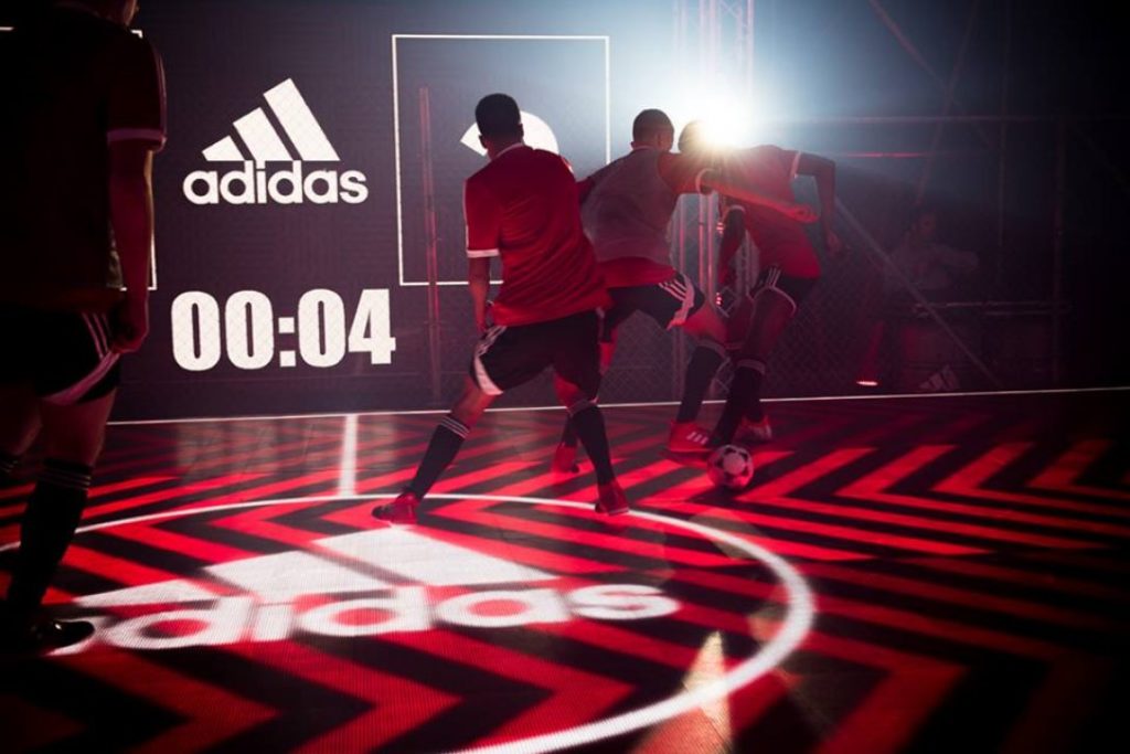 Un torneo de fútbol clandestino con Messi para presentar las nuevas botas de Adidas