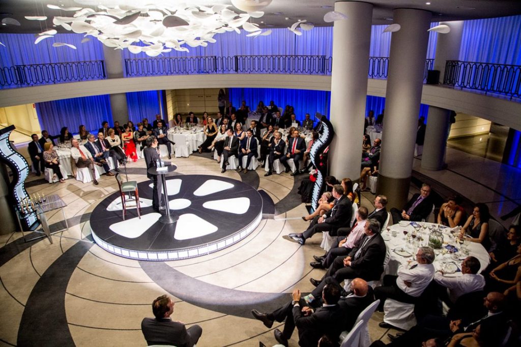 Una presentación de cine para un producto farmaceútico