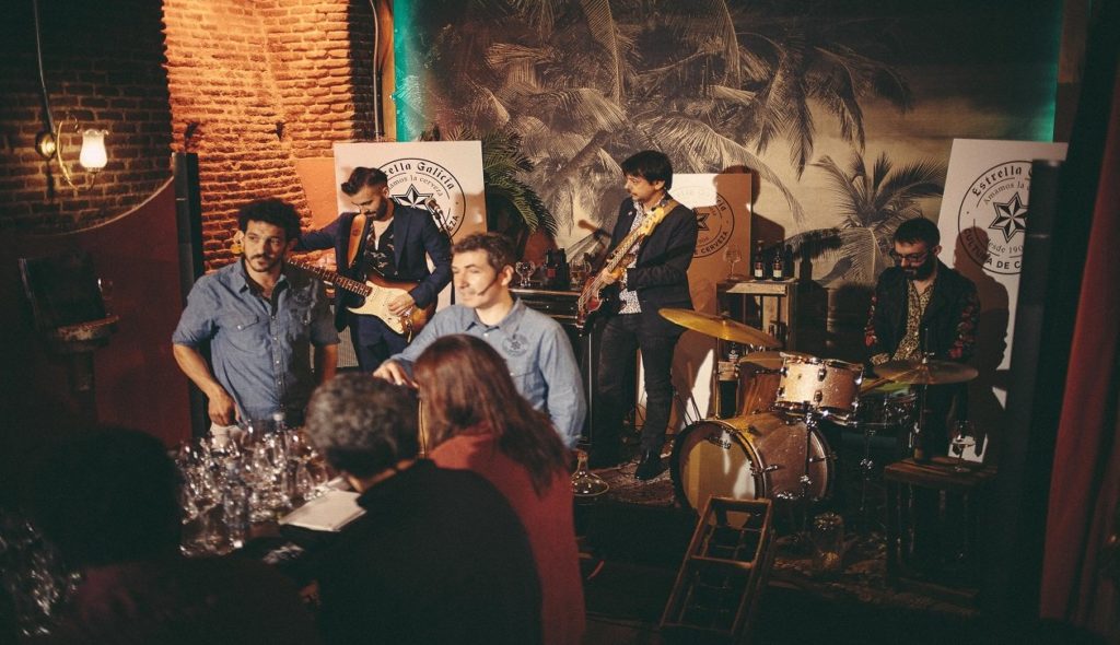 Una cata de cervezas y música para conocer a qué suena Estrella Galicia
