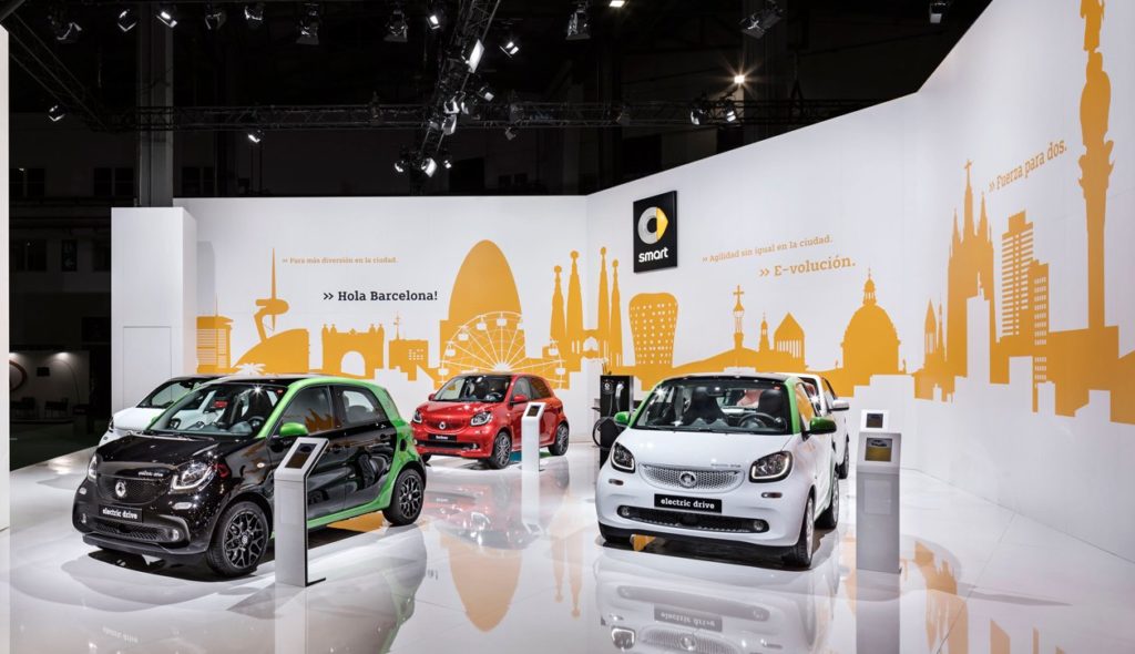 Mercedes escenifica su modernizada versión en Automobile Barcelona