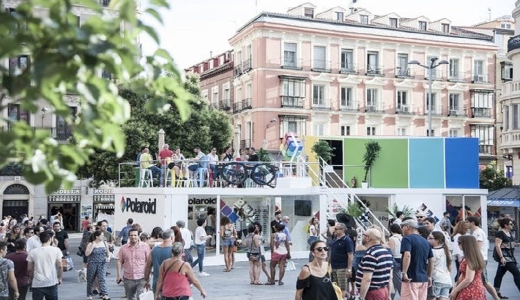 Polaroid y sus gafas de sol celebran su 80º cumpleaños en Callao