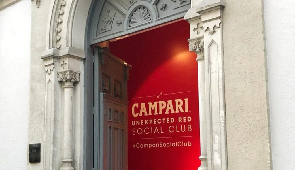 Pop-up, espacio singular y coctelería  la apuesta de Campari para su club social