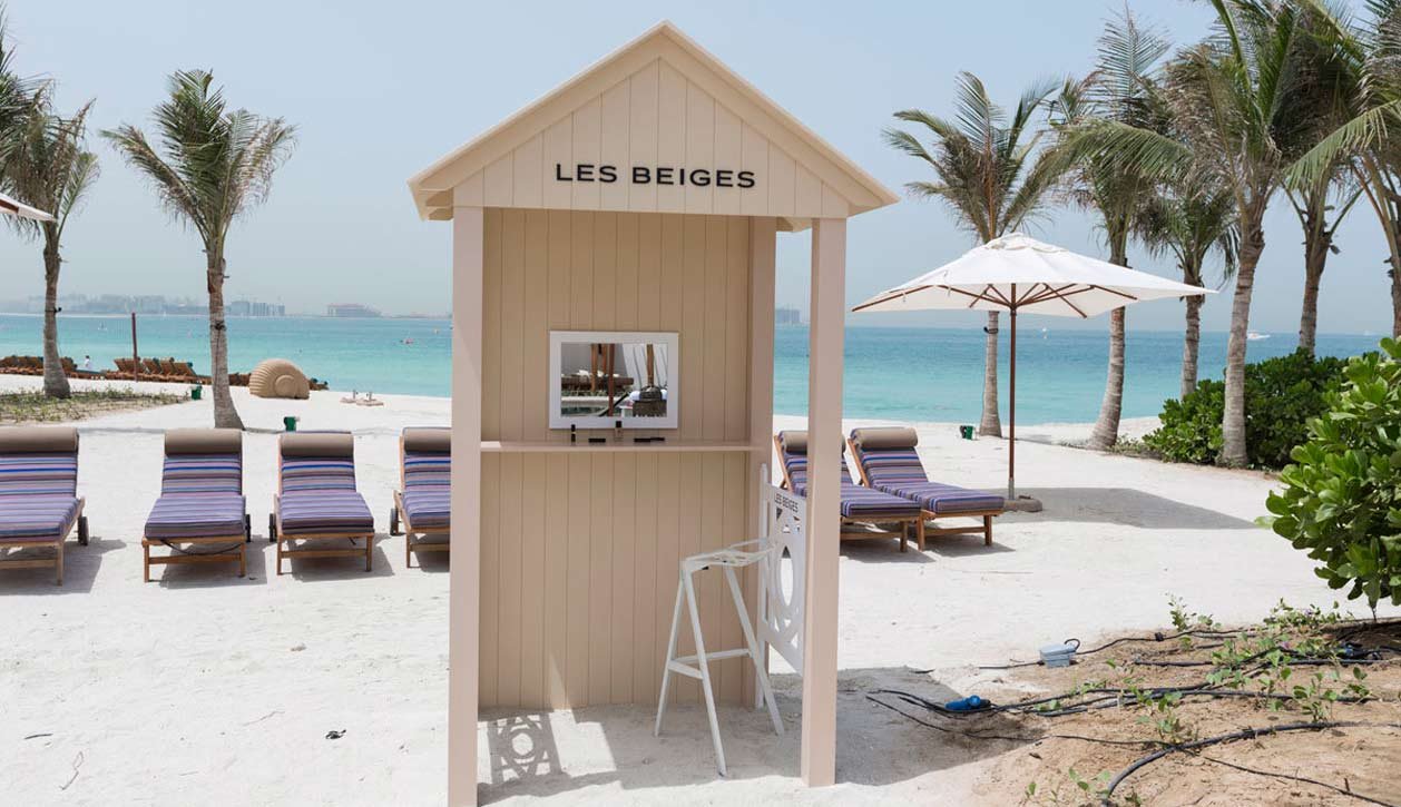 Chanel opens a pop-up beach lounge to be perfect even on the beach 
