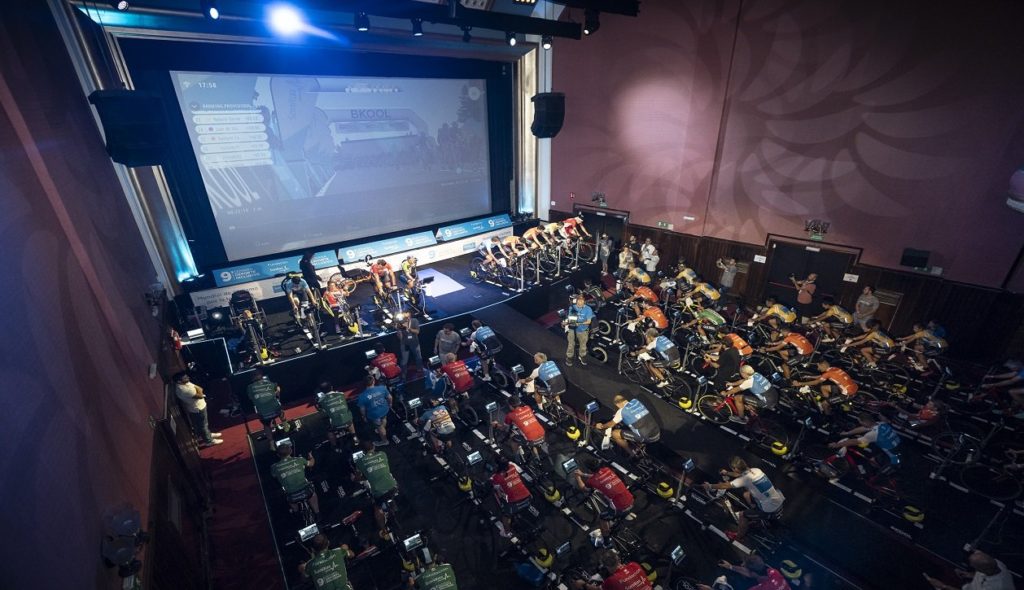 Sanitas monta un mundial de ciclismo virtual en los cines Callao