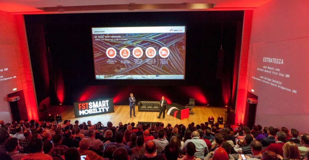 Carpool karaoke en la convención de First Stop