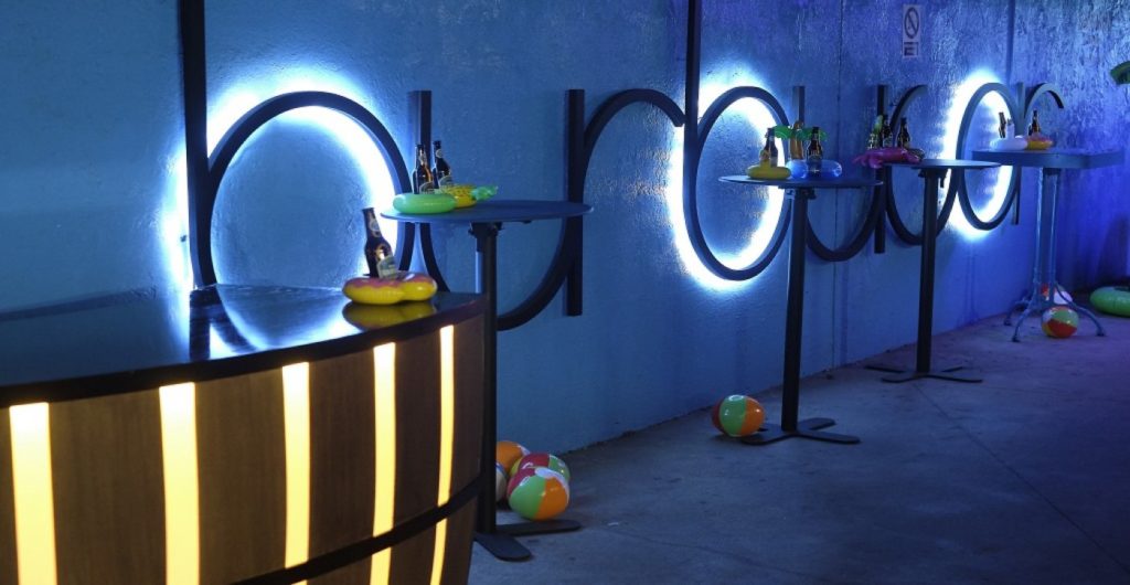 Mahou vuelve a romper las reglas en un lavadero de coches