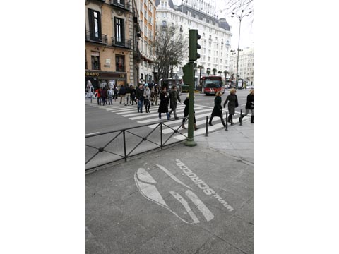 Graffitis limpios para presentar un nuevo Volkswagen