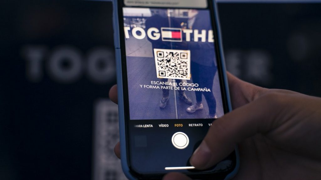 ‘Tommy Hilfiger Escaparate Interactivo’ se desplaza a Valencia