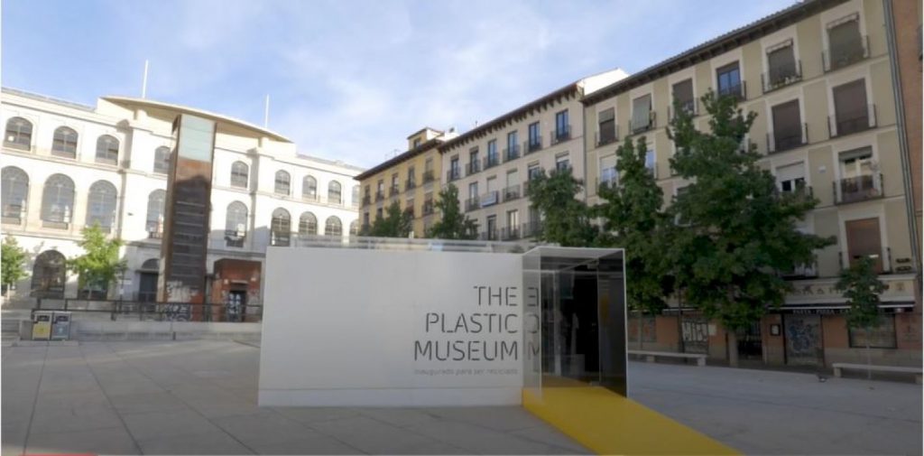 The Plastic Museum, la ingeniosa fórmula de Shackleton para hablar del plástico