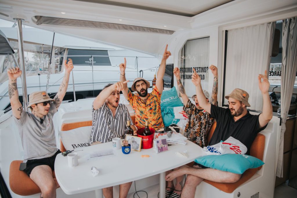 Ron Barceló hace el primer streaming en Twitch en un barco