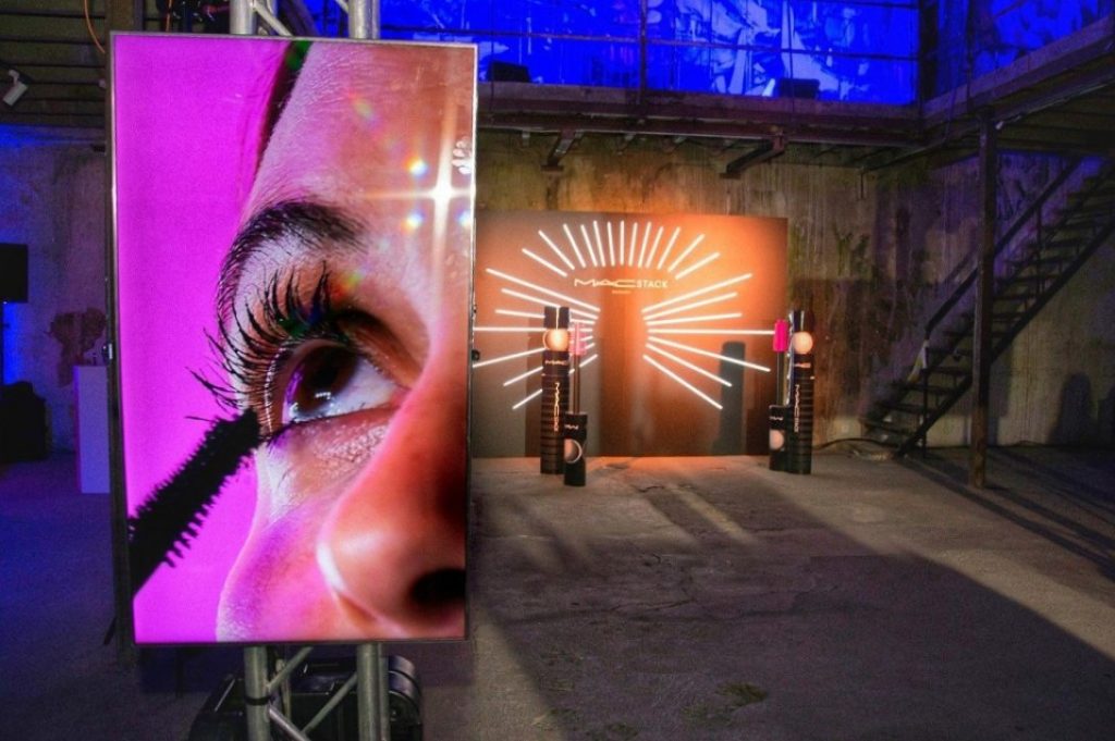 La máscara de pestañas M·A·C Stack reúne a influencers del sector beauty en Madrid