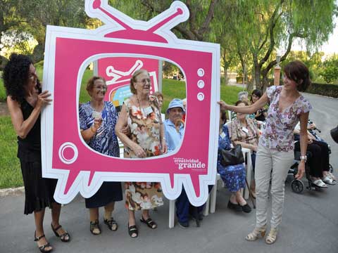 Imagine organises a creative workshops with old people