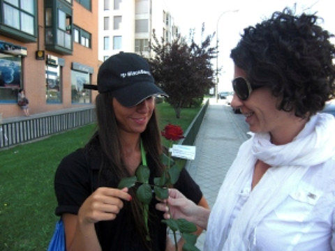 Blackberry combines street marketing and Web actions to reach its users