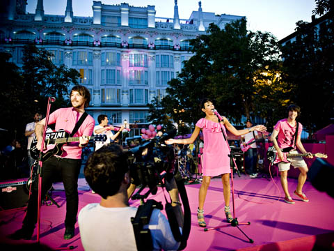 Last Lap taints Madrid in pink to present Martini Rosato