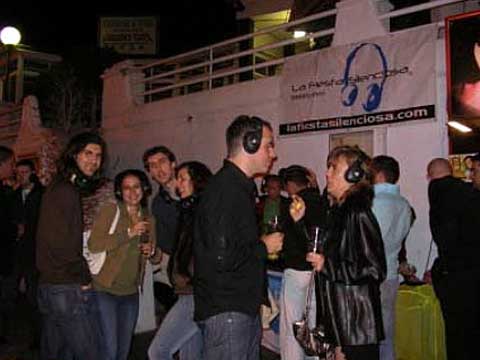 La noche sonora se hizo silencio