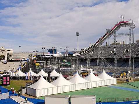 Nussli builds the higest ramp ever assembled in Europe for the Snow Show in Barcelona