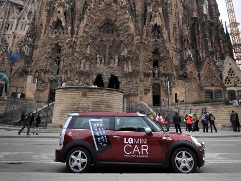 LG Mini sale del Mobile World Congress con acciones en la calle