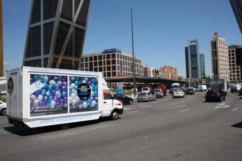 AmbientSpain.es pone su Experience Van al servicio de Mazda
