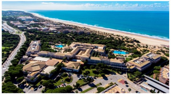 Foto de Valentín Sancti Petri Centro de Convenciones 1