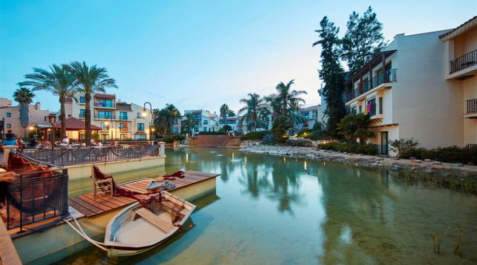 Photo of Hotel PortAventura – PortAventura Hotels 3