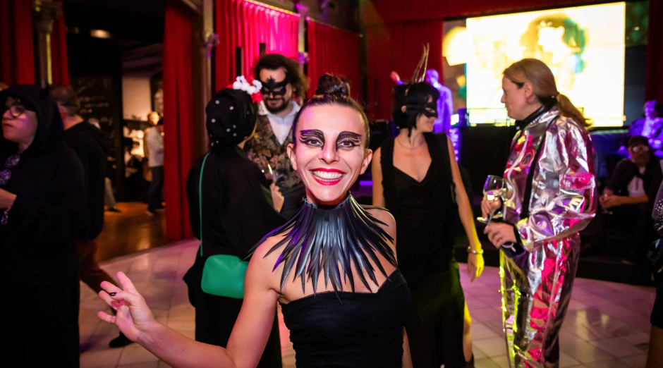 Photo of The Yellow B 5